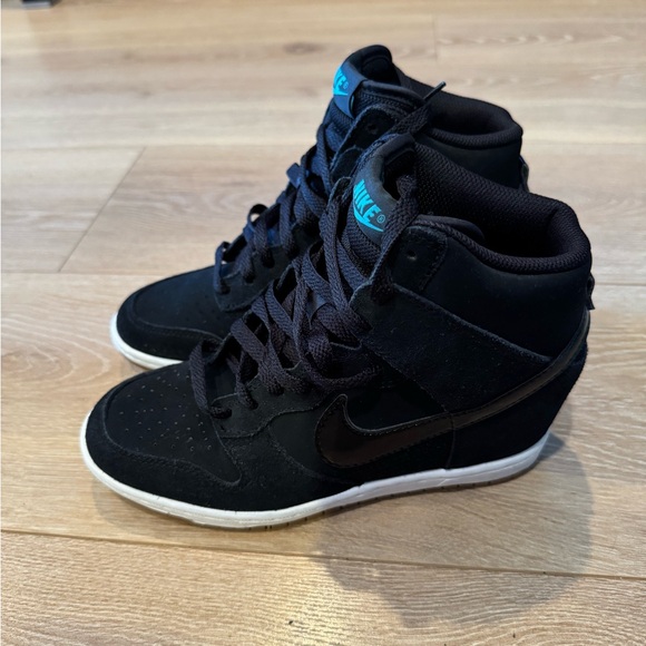 Nike dunk sky hi essential ”black gum” shoes, women’s size 7 - Picture 3 of 10